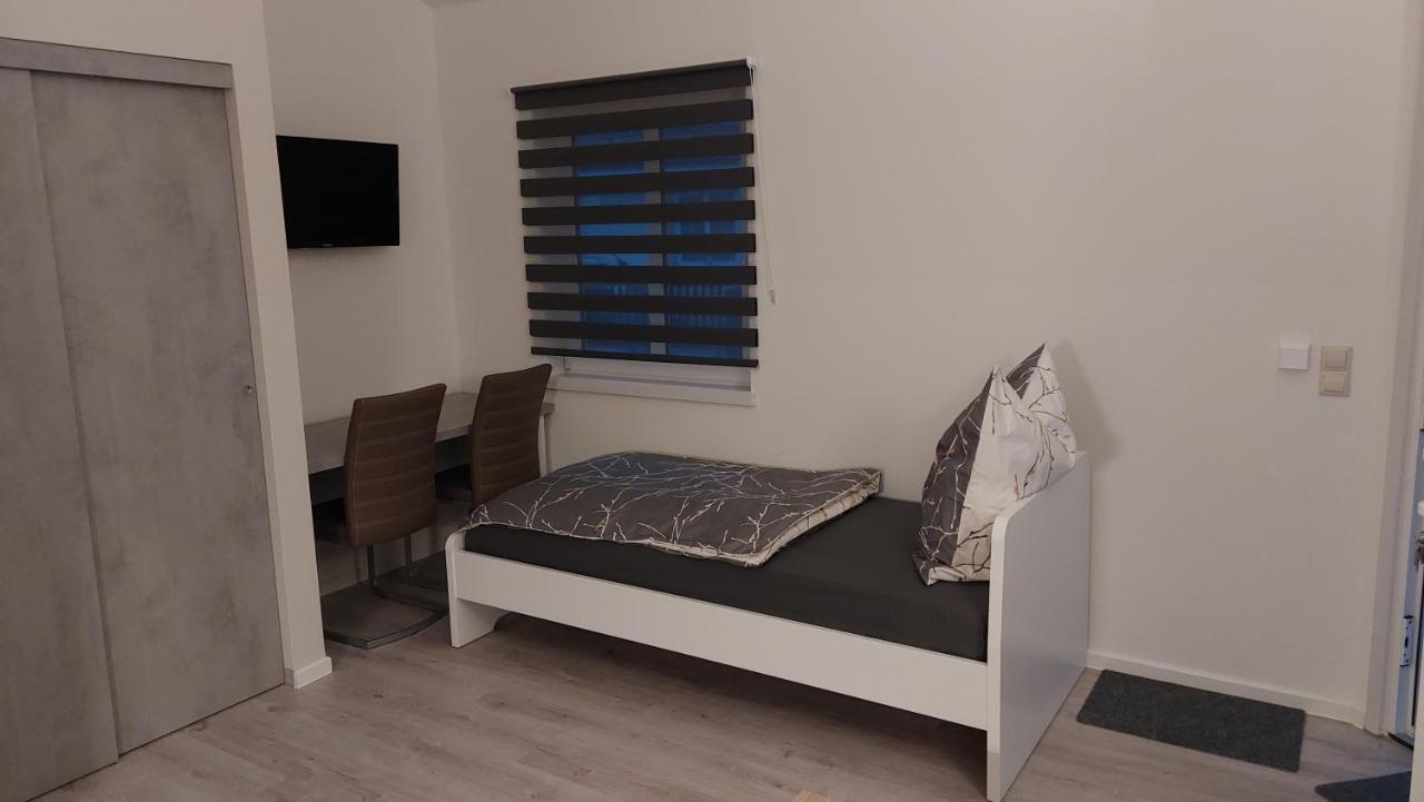 Ferienwohnung Am Stadtwald Фрайберг Екстериор снимка